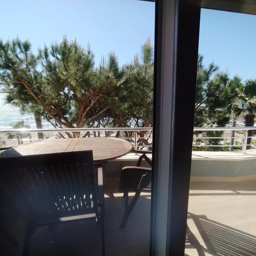 Mia'S Sea View Apartment Golem  Exterior foto
